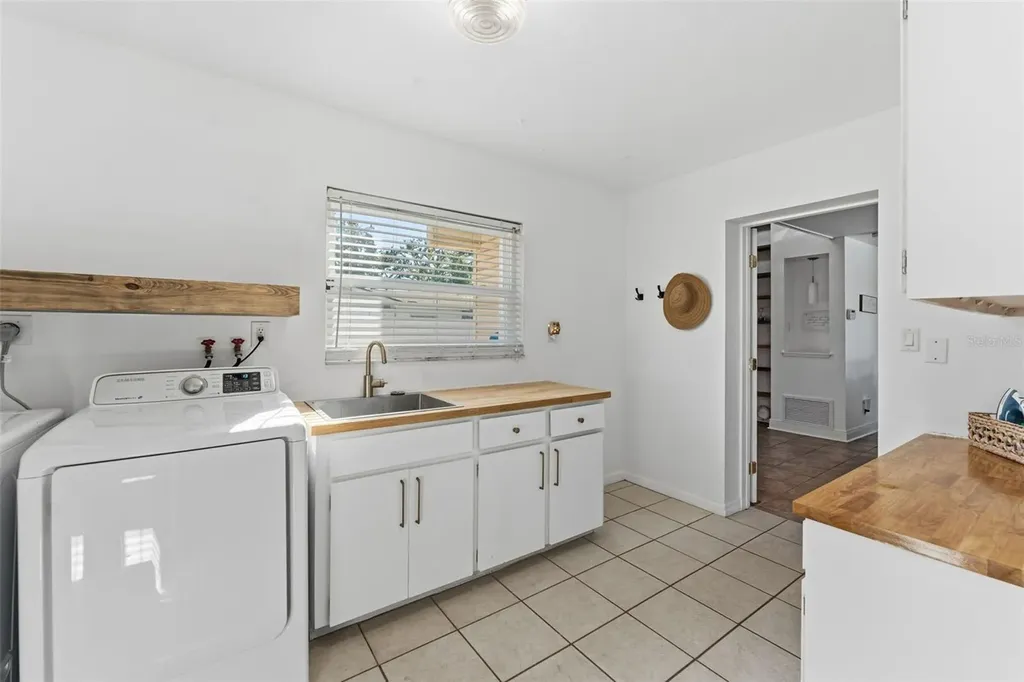 1584 Oak Lane Clearwater FL 33764
