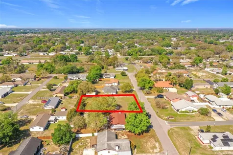 Pine Street Leesburg FL 34788