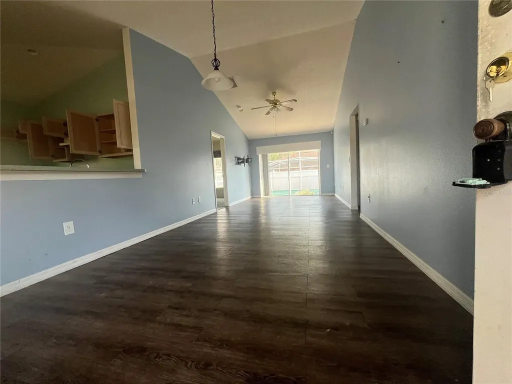 318 Walpole Loop Davenport FL 33897