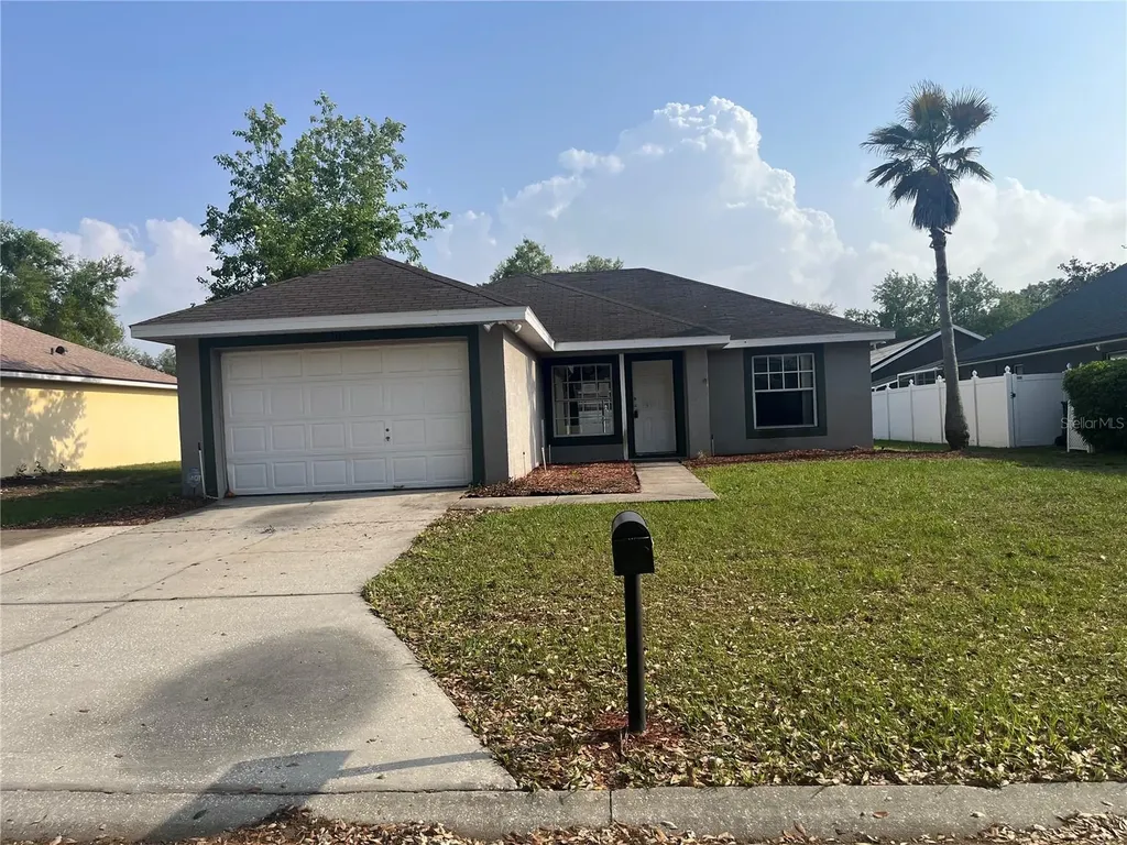 318 Walpole Loop Davenport FL 33897