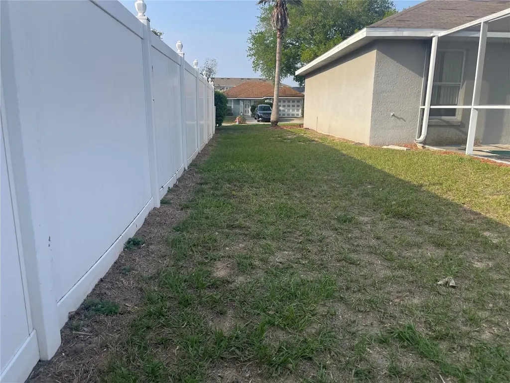 318 Walpole Loop Davenport FL 33897