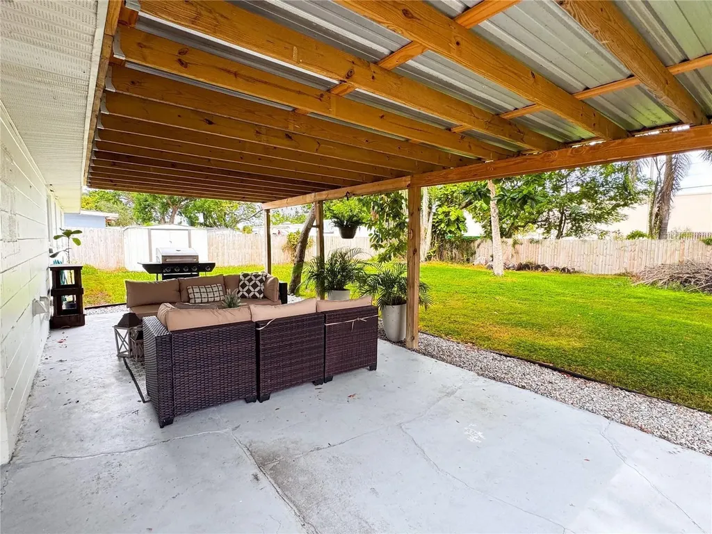 9616 Pine Ridge Avenue Riverview FL 33578