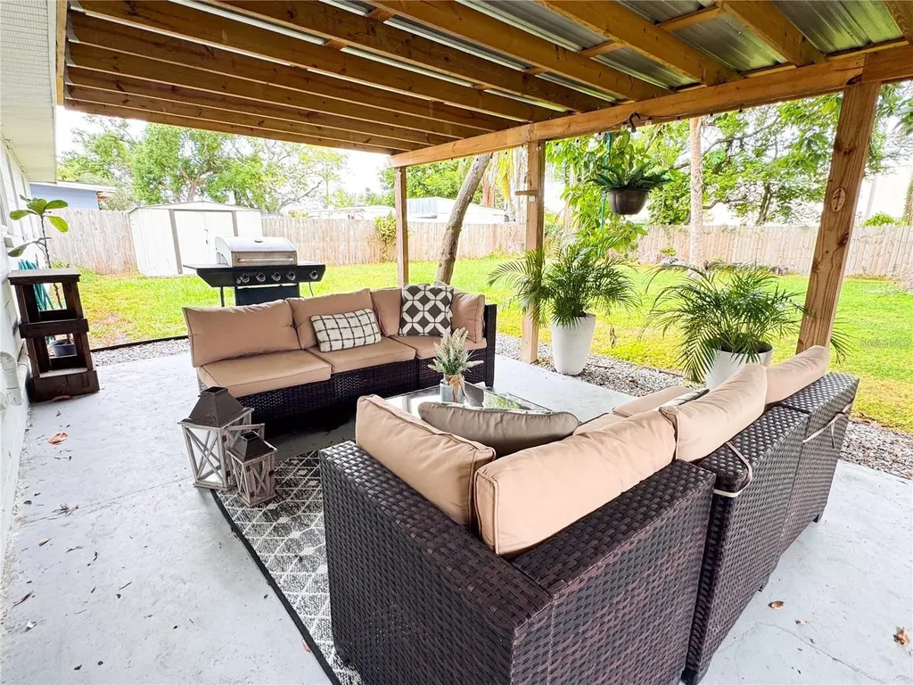 9616 Pine Ridge Avenue Riverview FL 33578