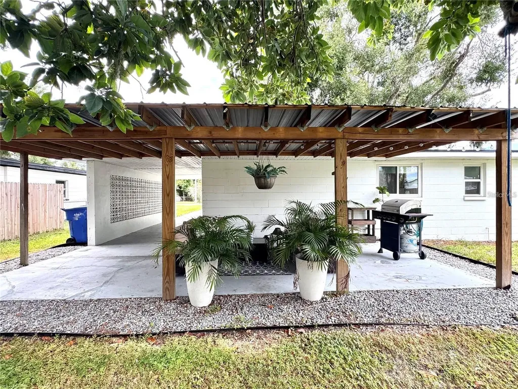 9616 Pine Ridge Avenue Riverview FL 33578