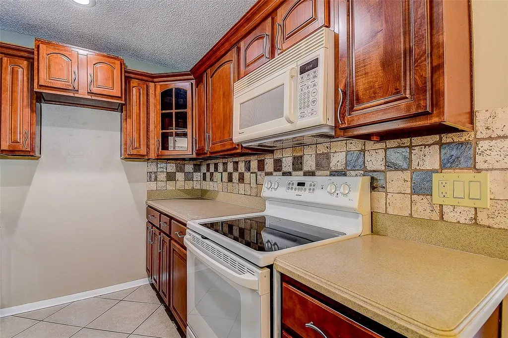 10849 92nd Street Seminole FL 33777