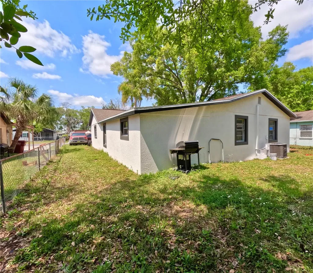 1004 S Empire Street Plant City FL 33563