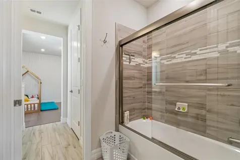 9070 Woodland Forest Road Orlando FL 32836