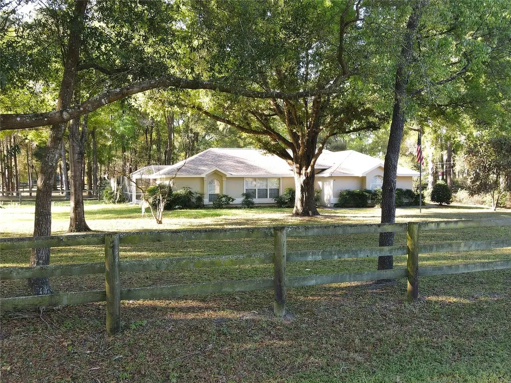 4 Hialeah Drive Ocala FL 34482