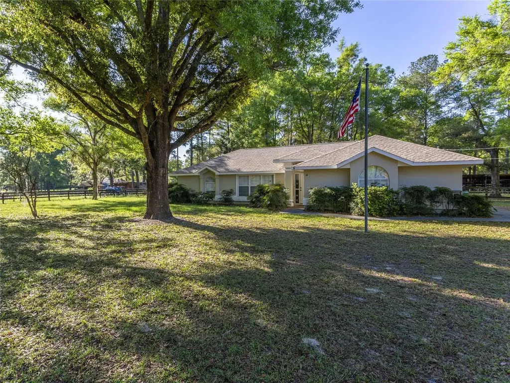 4 Hialeah Drive Ocala FL 34482