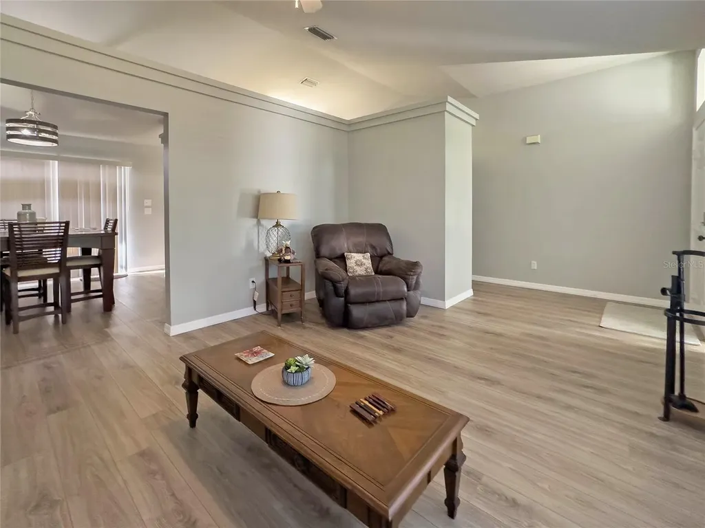 4 Hialeah Drive Ocala FL 34482