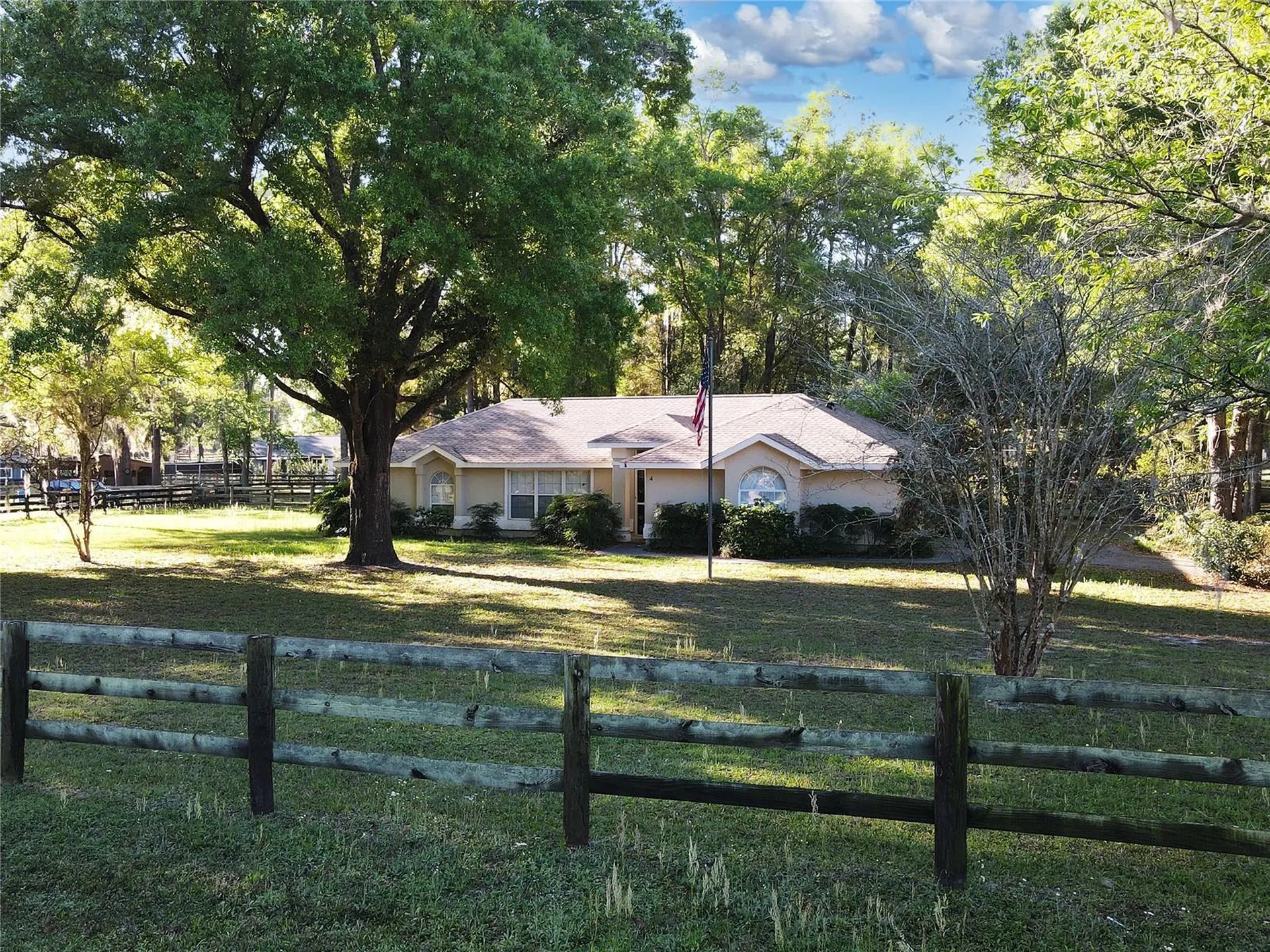 4 Hialeah Drive Ocala FL 34482