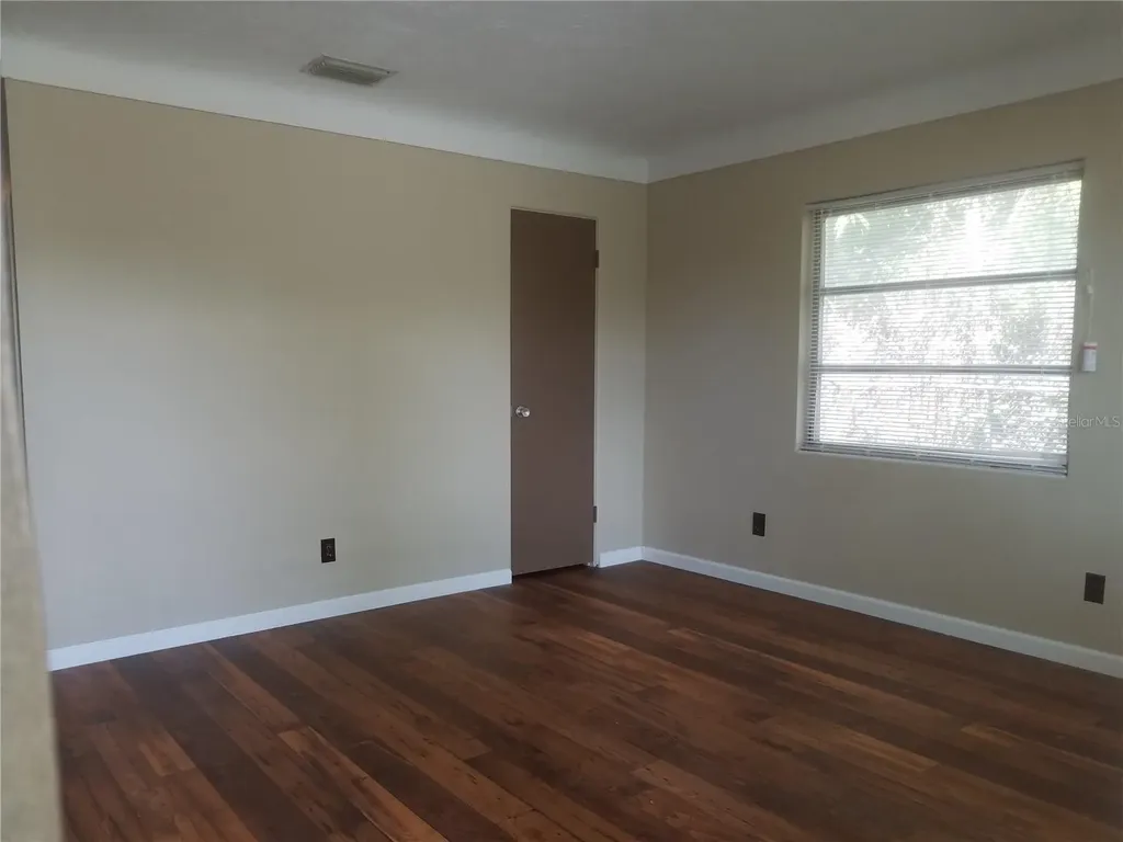 5853 Pine Street New Port Richey FL 34652