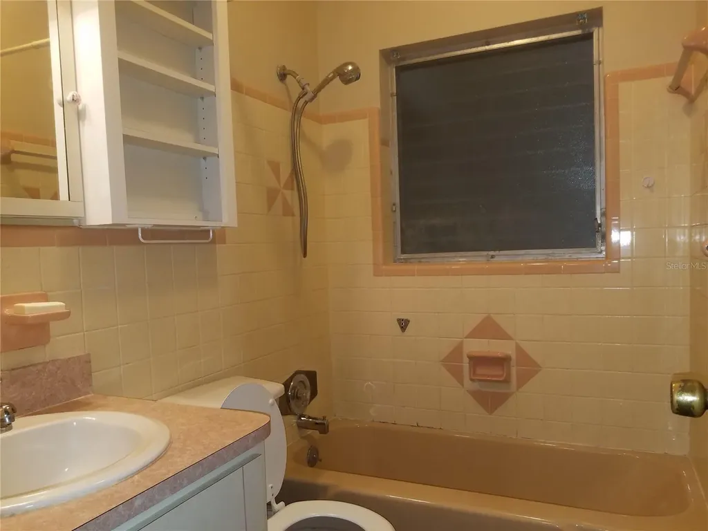5853 Pine Street New Port Richey FL 34652