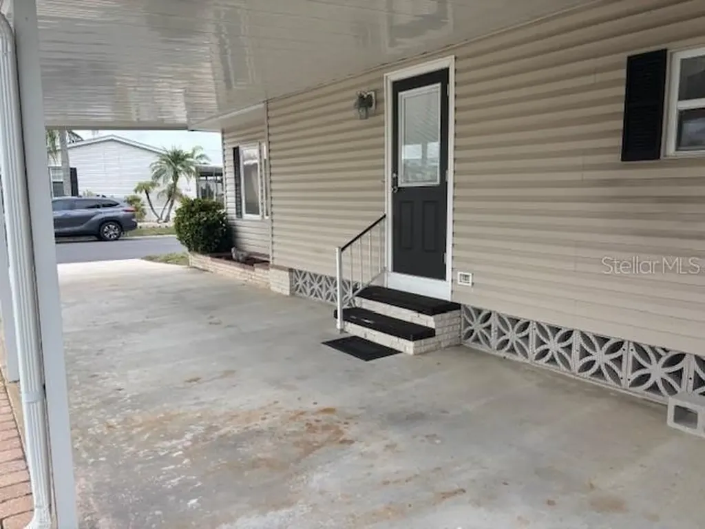 2100 Kings Highway Port Charlotte FL 33980