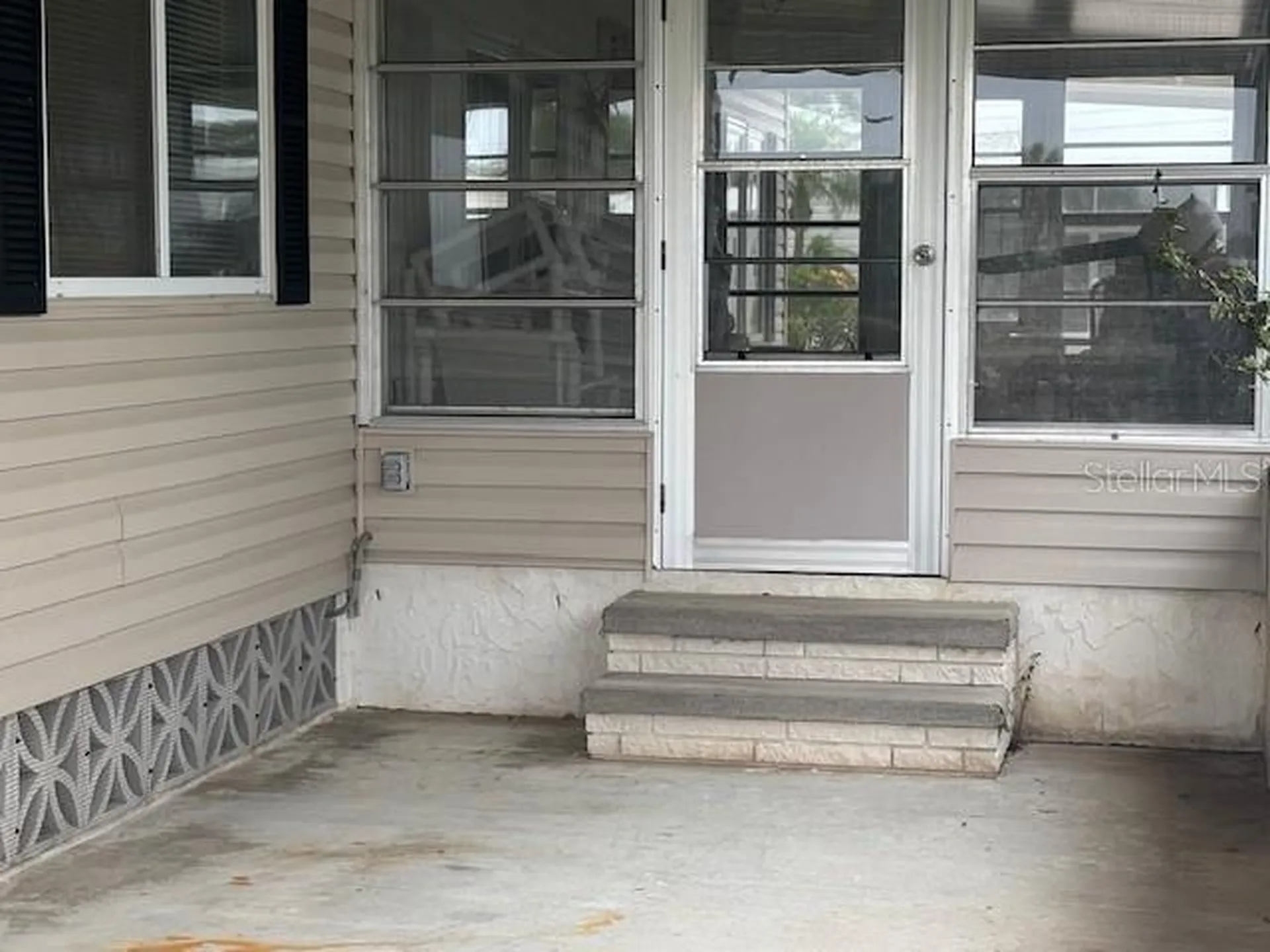 2100 Kings Highway Port Charlotte FL 33980