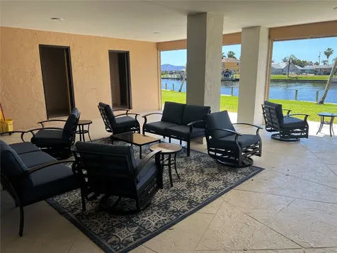 4260 SE 20th Place Cape Coral FL 33904
