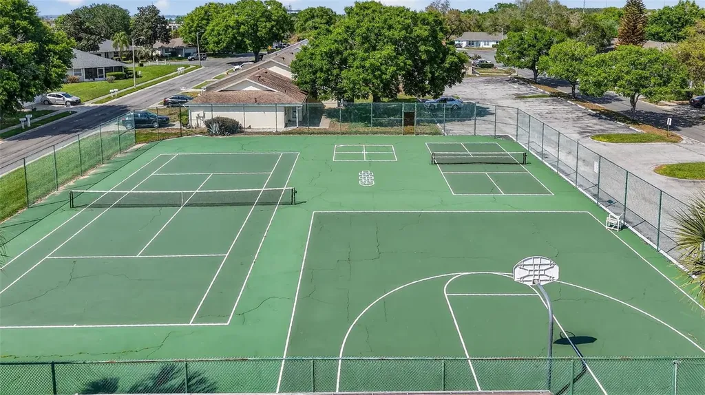 1984 Golden Palm Circle Tavares FL 32778