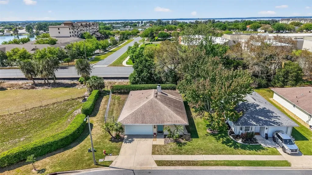 1984 Golden Palm Circle Tavares FL 32778