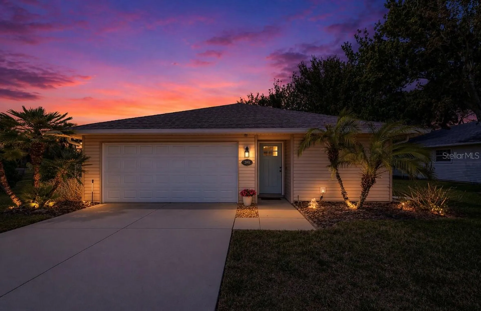 1984 Golden Palm Circle Tavares FL 32778
