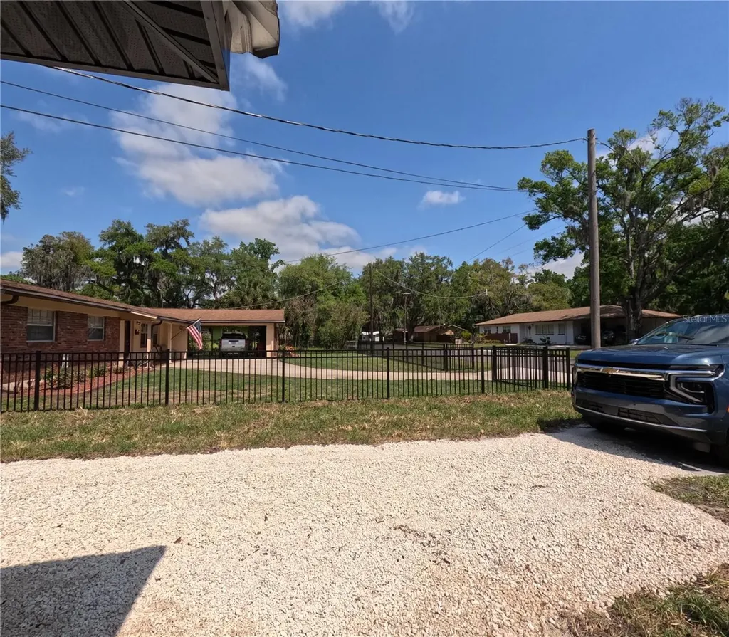 1103 N Pennsylvania Avenue Plant City FL 33563