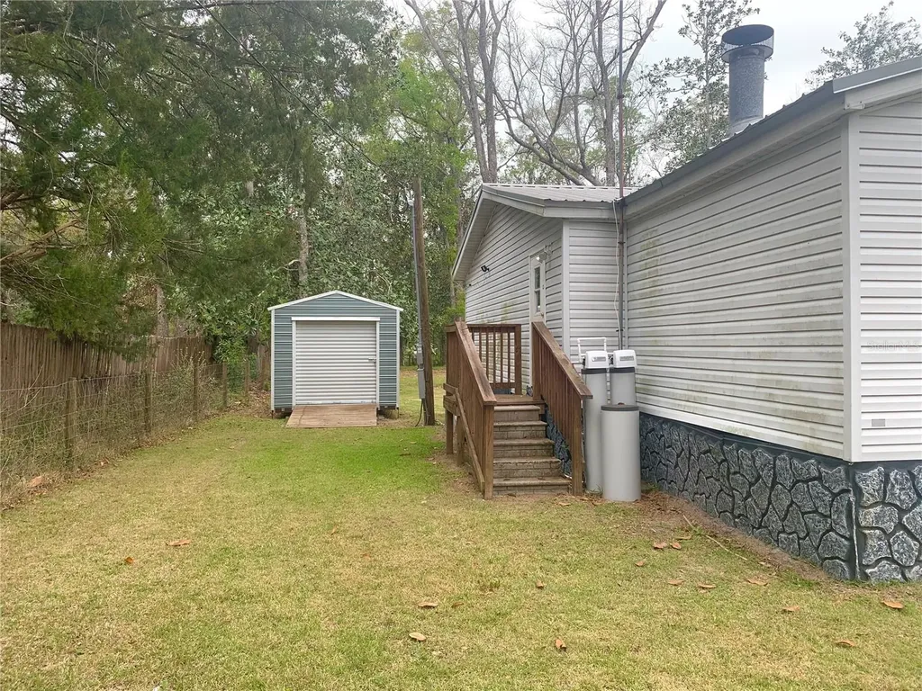 11651 NW 127 Lane Chiefland FL 32626