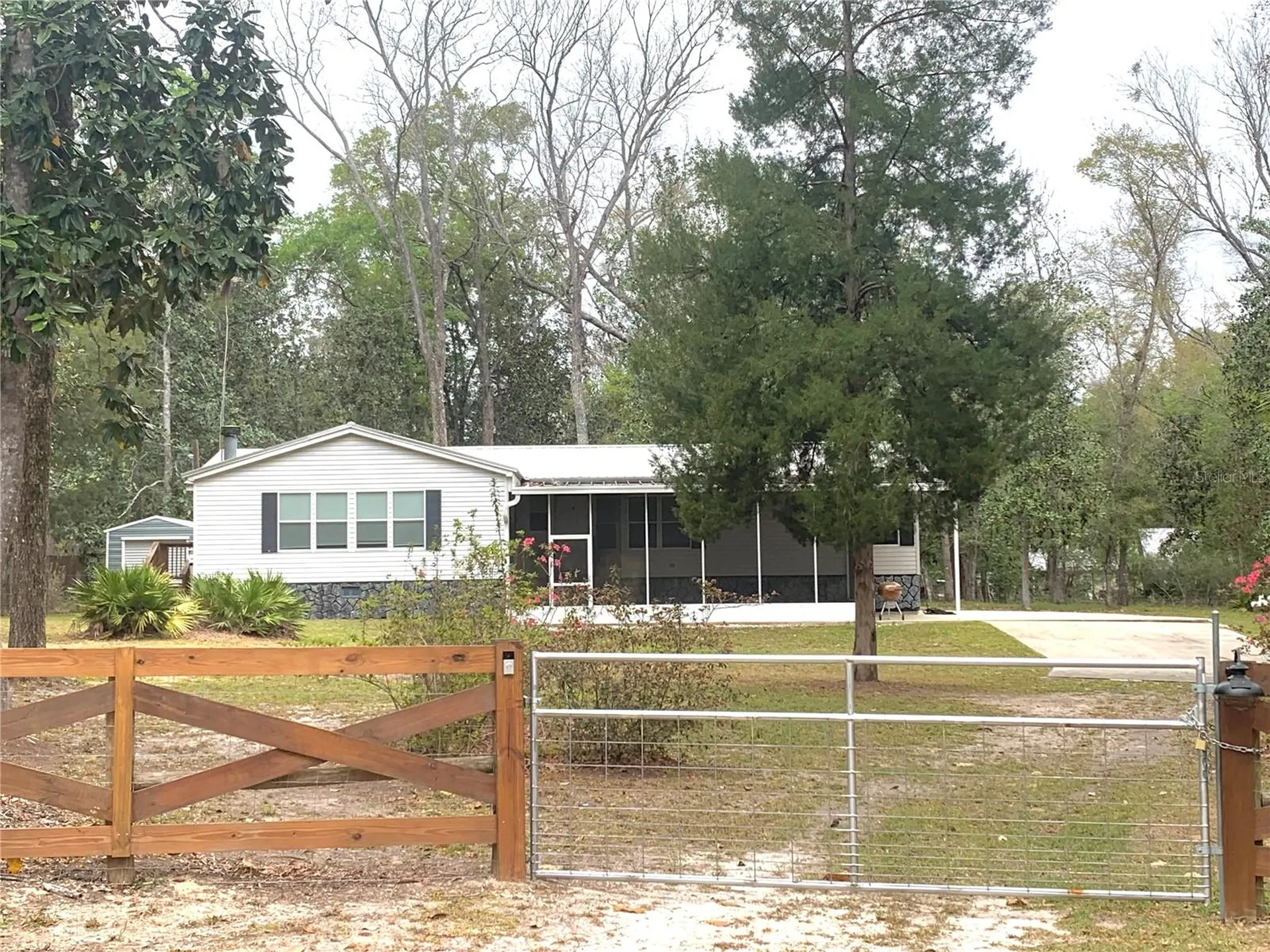 11651 NW 127 Lane Chiefland FL 32626