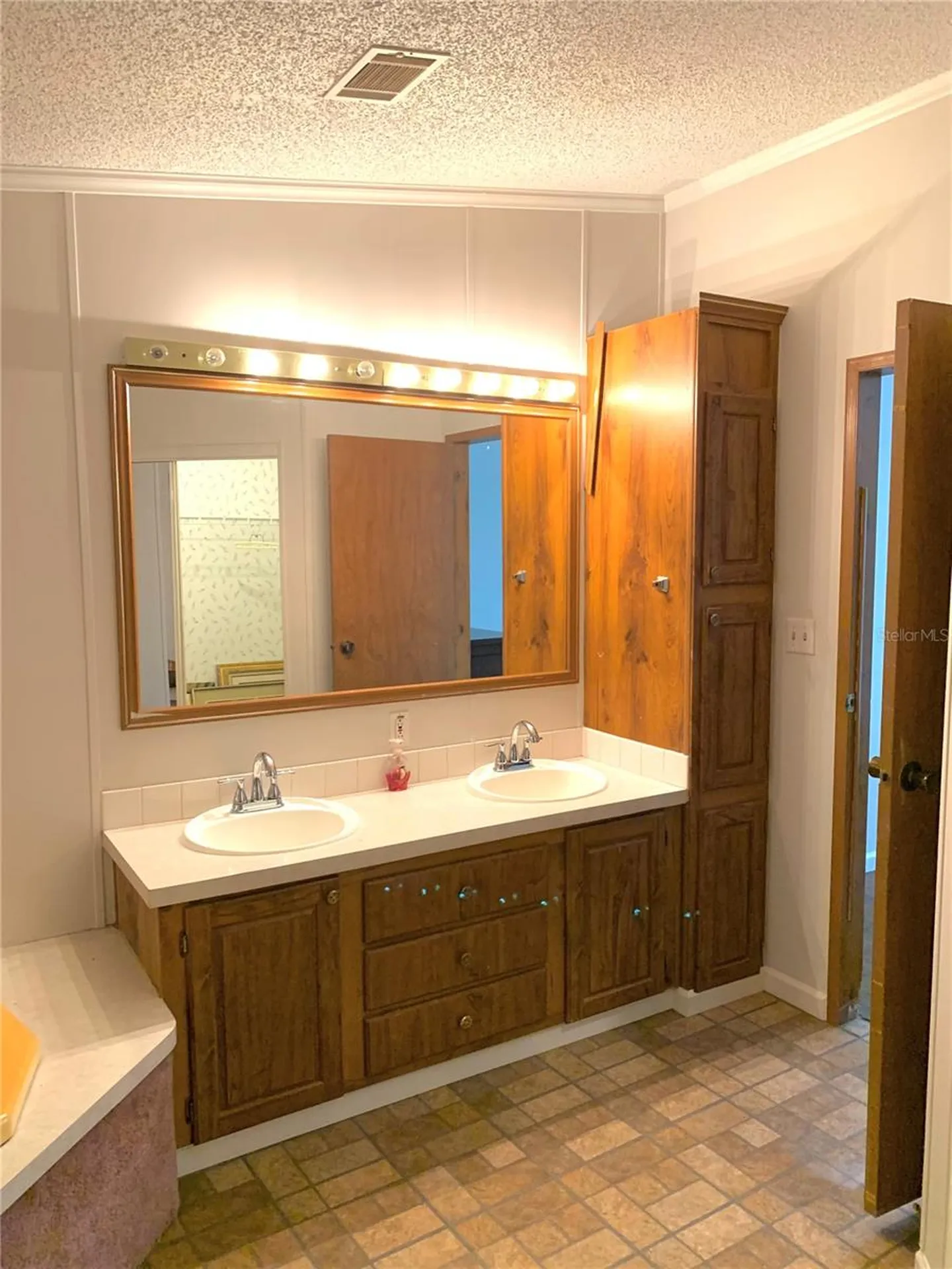 11651 NW 127 Lane Chiefland FL 32626