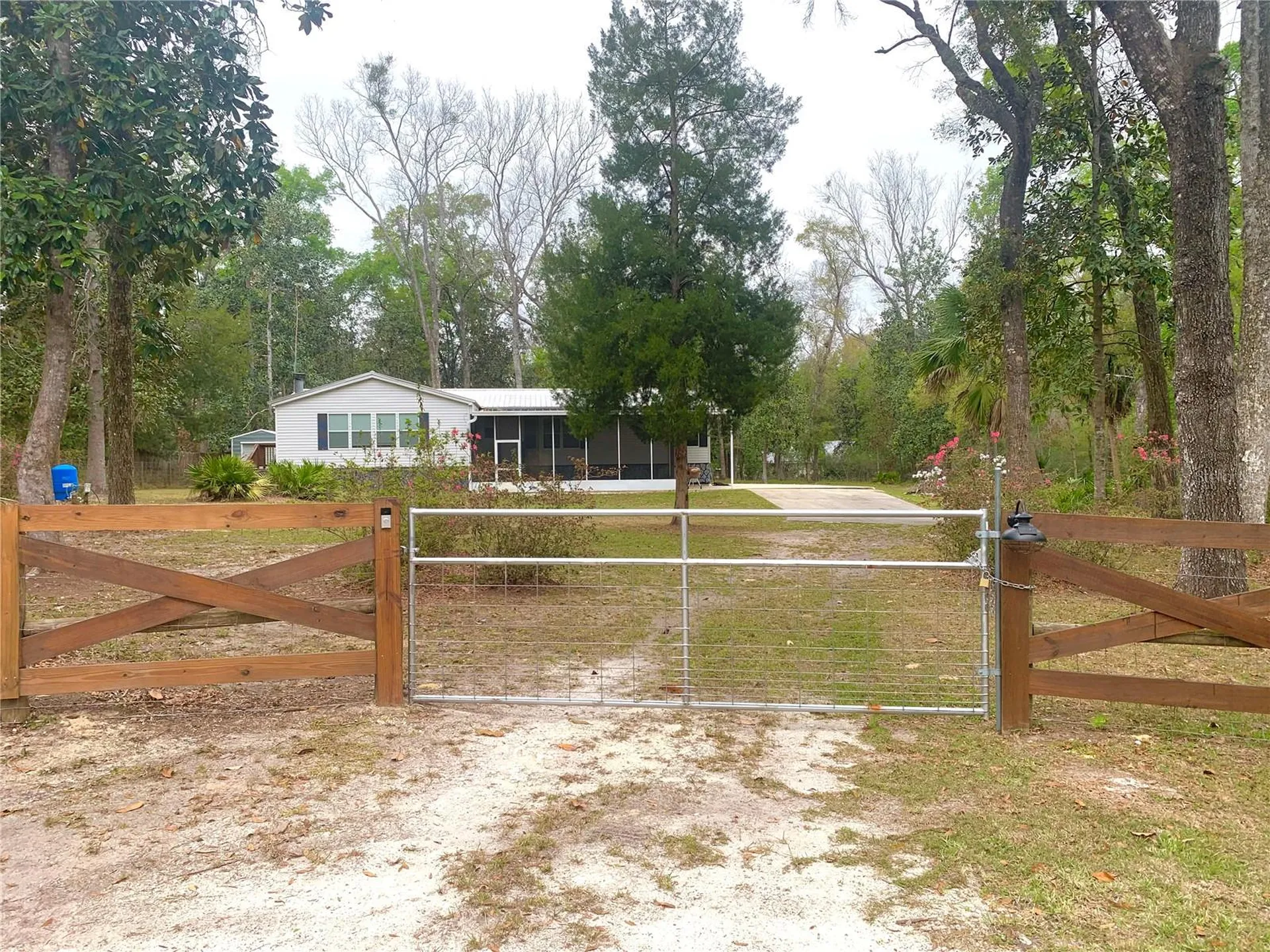 11651 NW 127 Lane Chiefland FL 32626