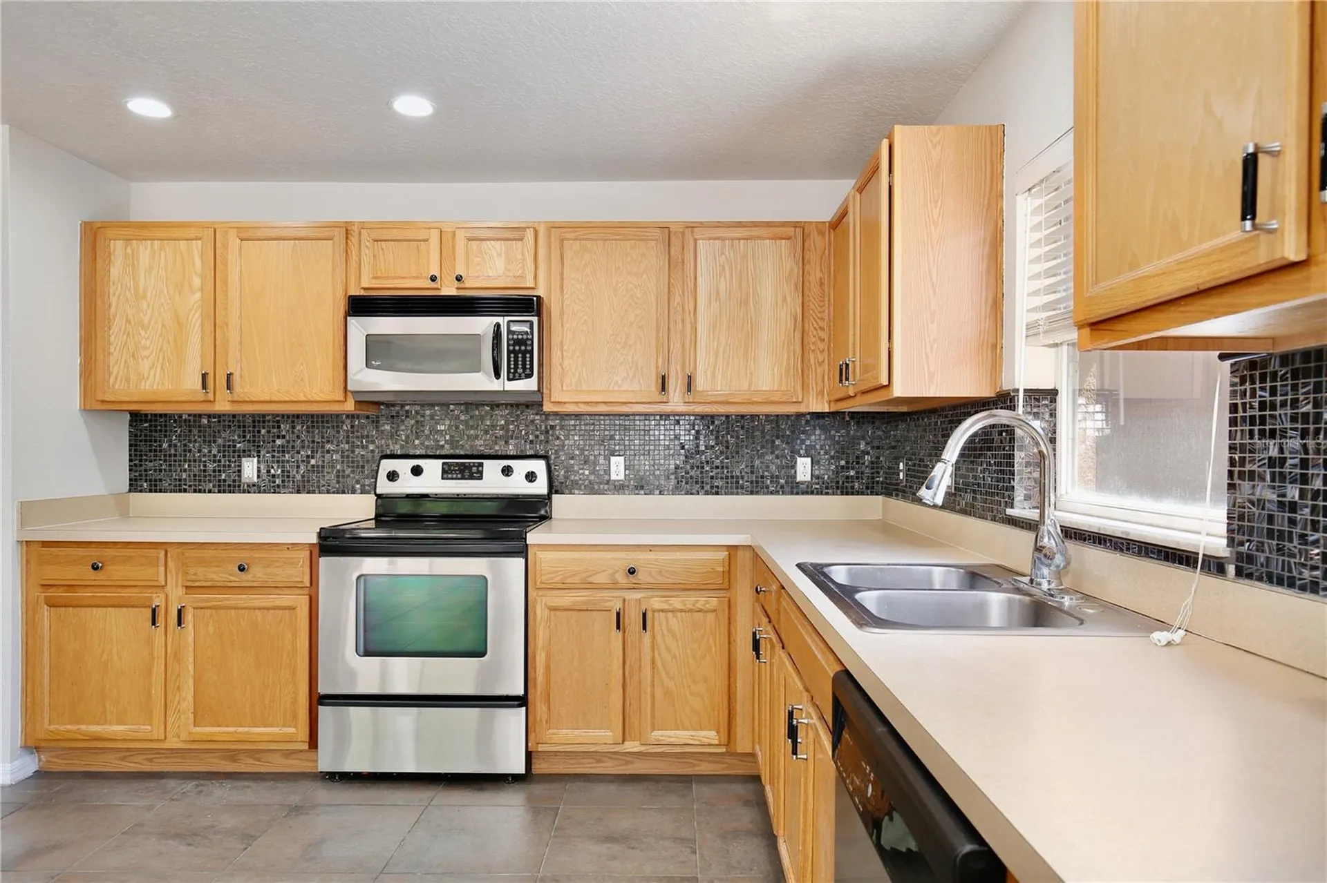 1236 Blackwater Pond Drive Orlando FL 32828