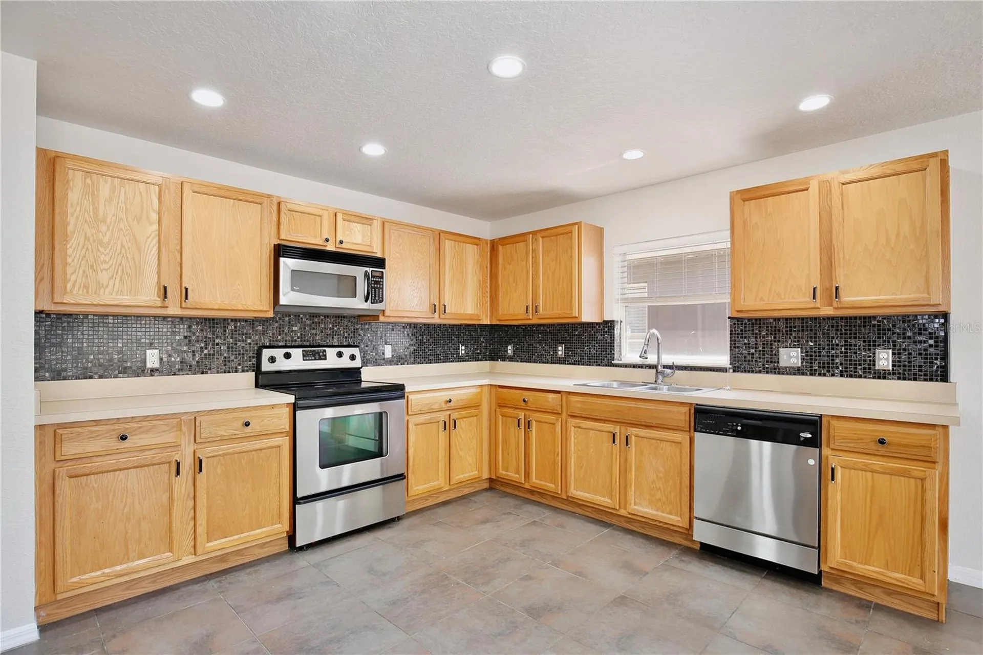 1236 Blackwater Pond Drive Orlando FL 32828