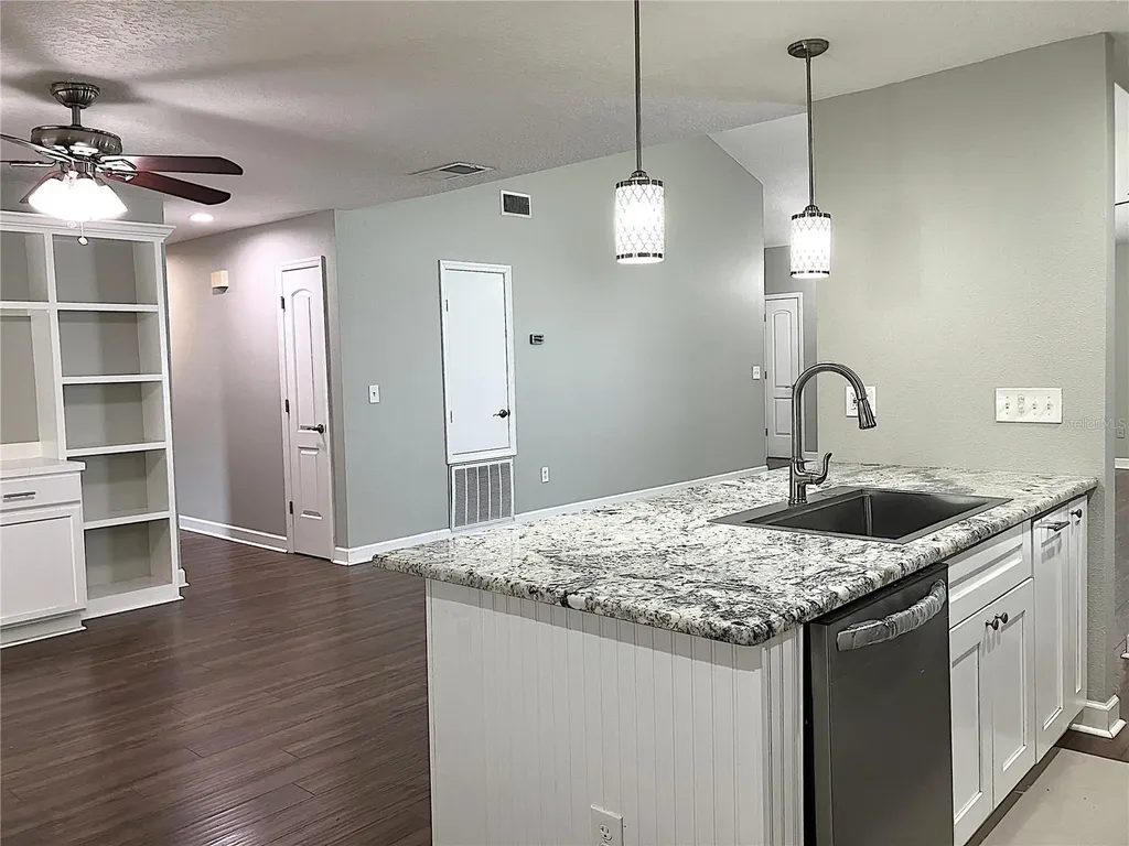 2009 Branch Tree Lane Brandon FL 33511