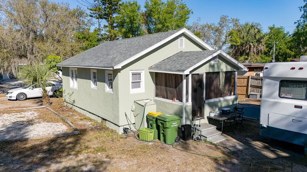 620 N East Avenue Sarasota FL 34237