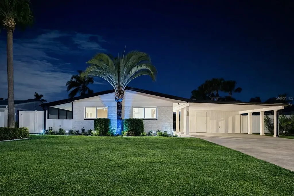 3930 E Eden Roc Circle Tampa FL 33634