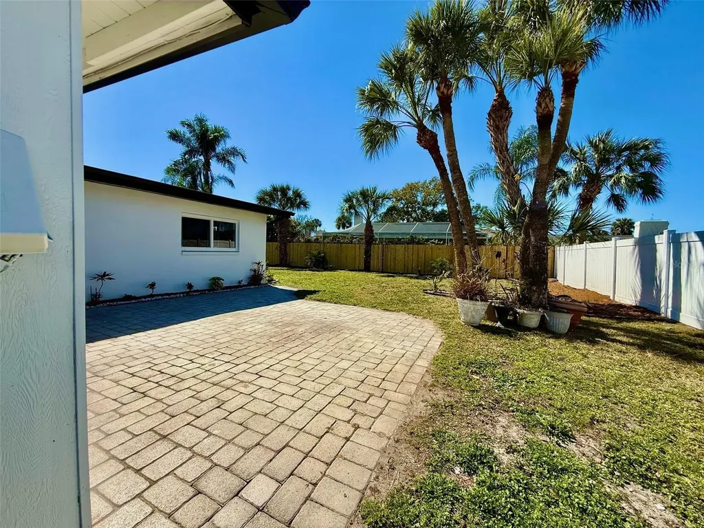 3930 E Eden Roc Circle Tampa FL 33634