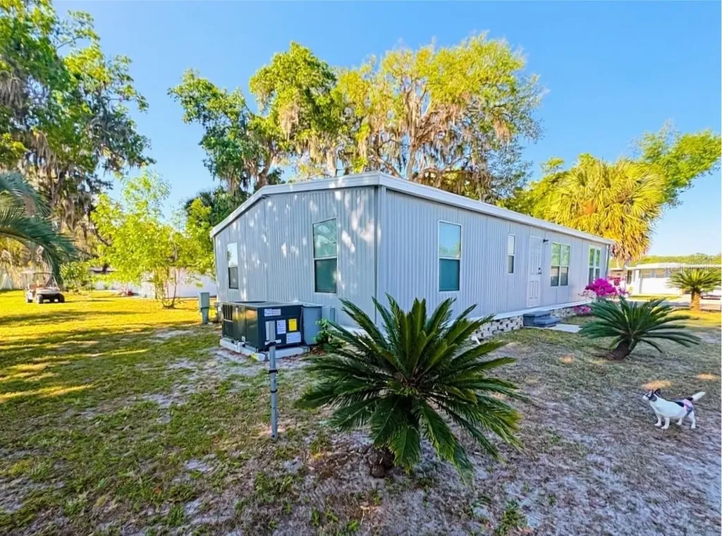 108 N Timber Trail Wildwood FL 34785
