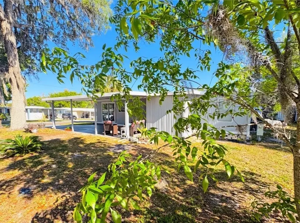 108 N Timber Trail Wildwood FL 34785