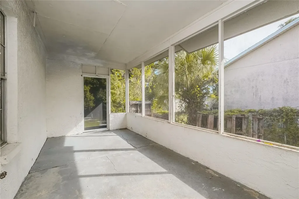 505 E Morgan Street Tarpon Springs FL 34689