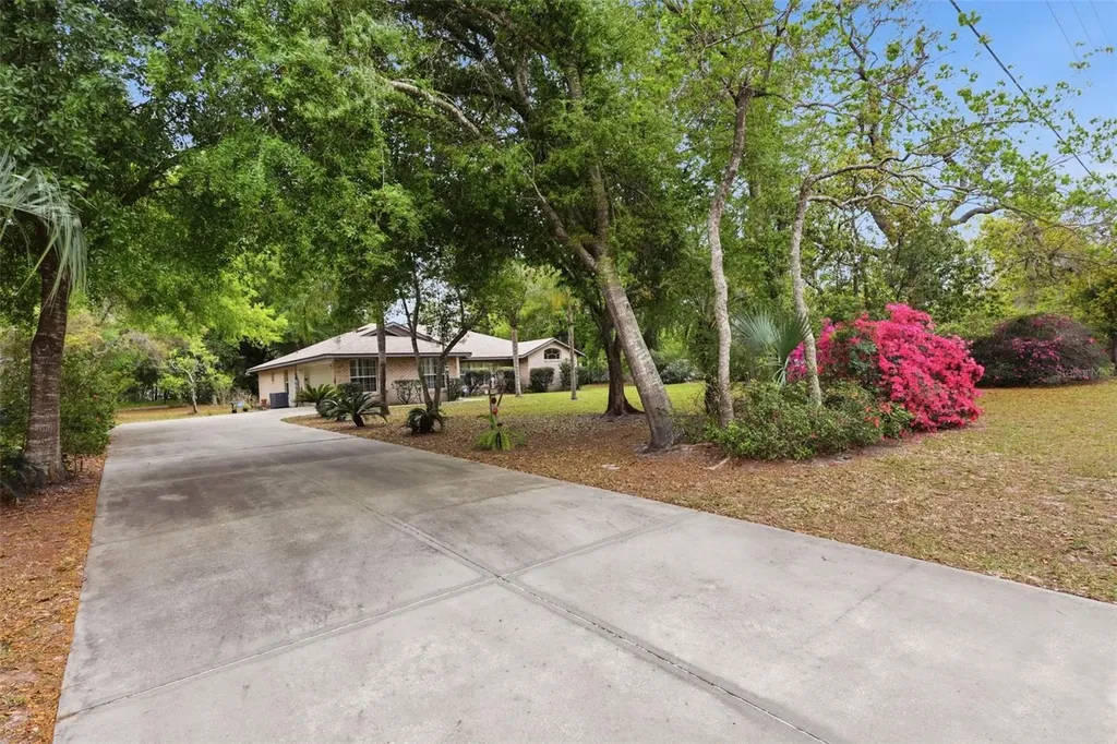 1028 Collins Avenue Orange City FL 32763
