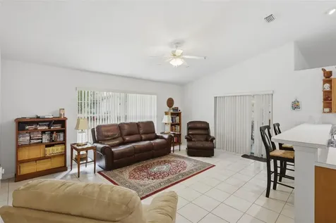 1028 Collins Avenue Orange City FL 32763