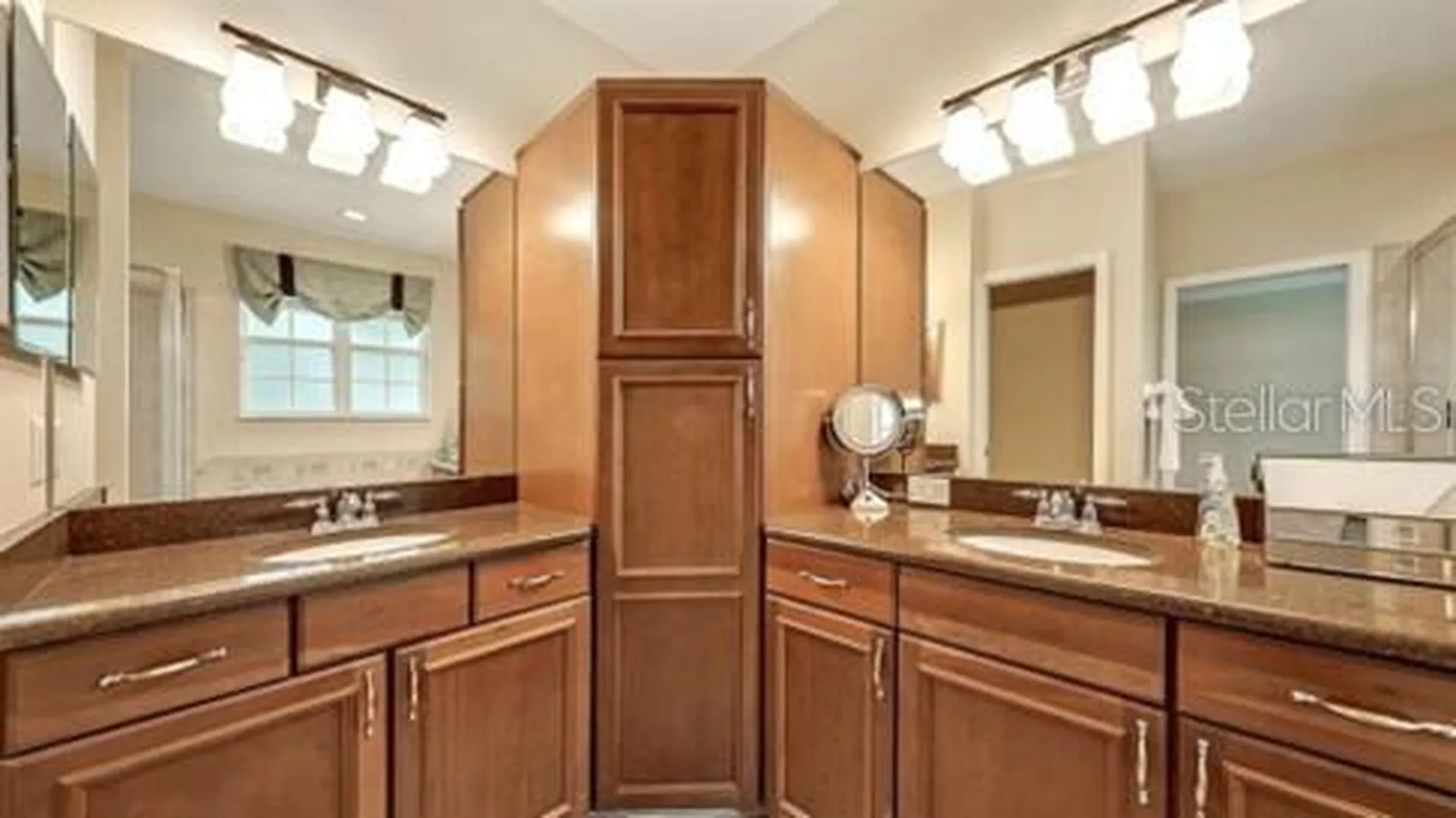 8128 Villa Grande Court Sarasota FL 34243