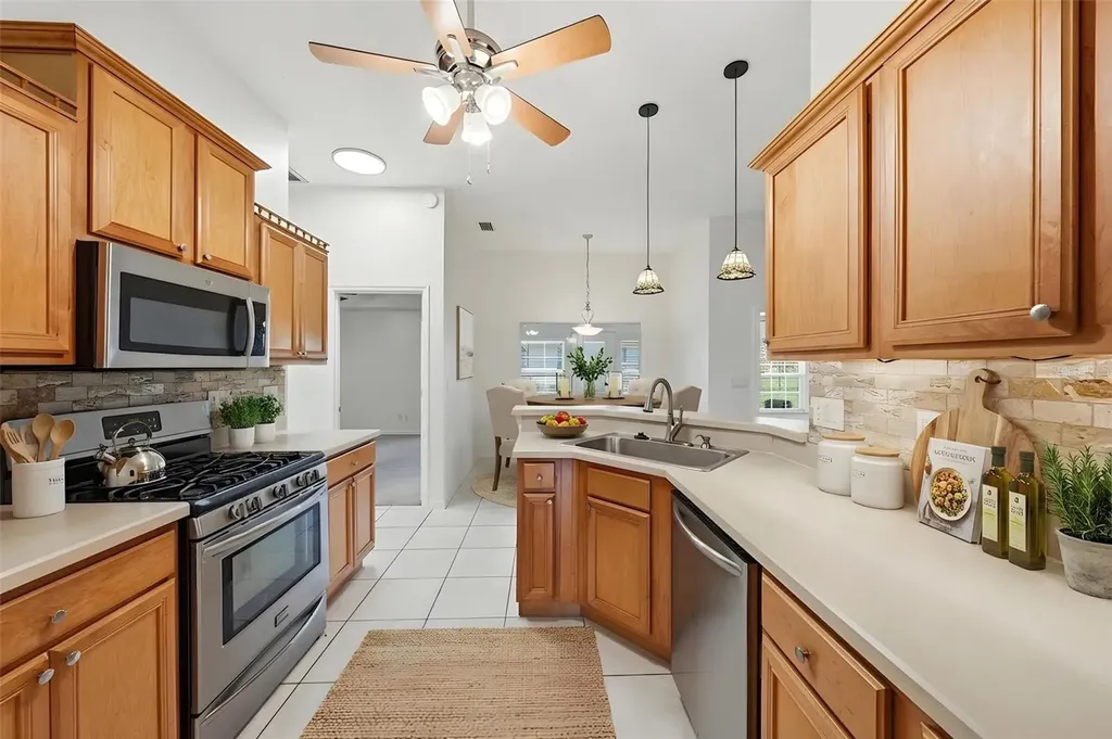 3333 Site To See Avenue Eustis FL 32726