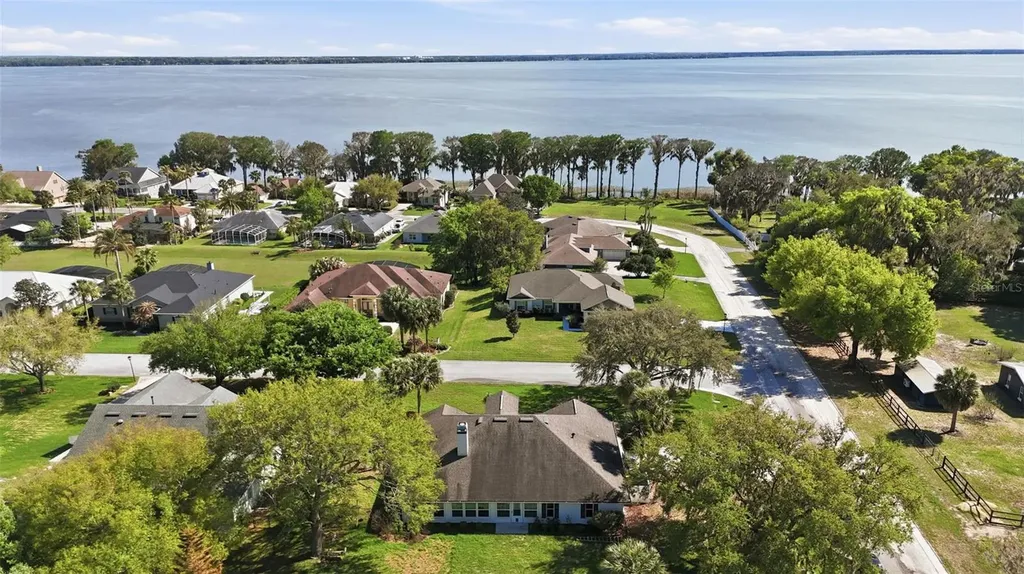 3333 Site To See Avenue Eustis FL 32726