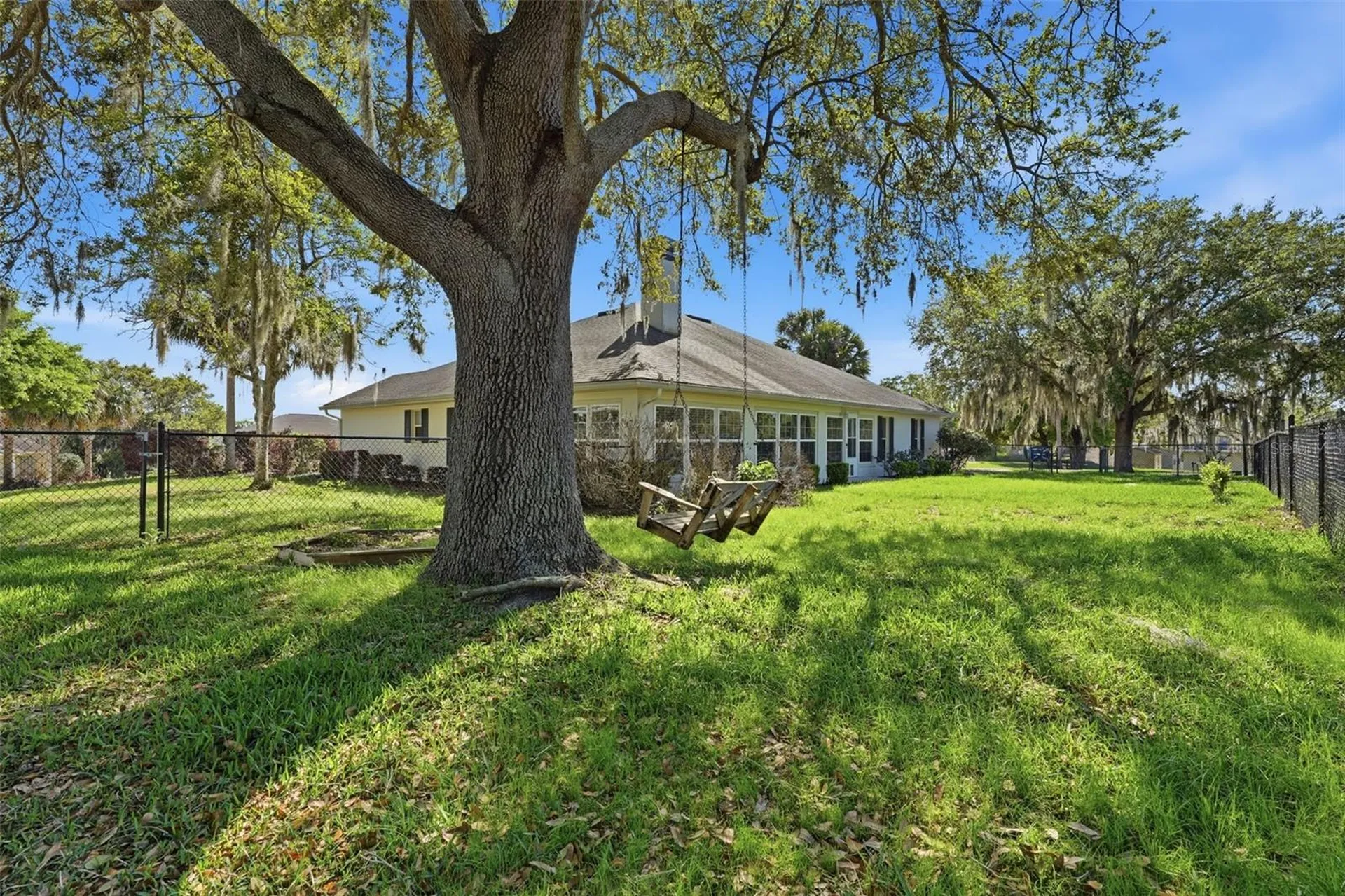 3333 Site To See Avenue Eustis FL 32726