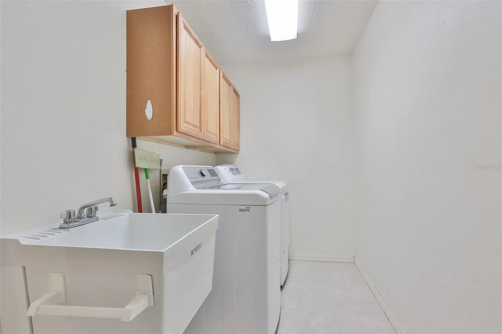 2023 New Bedford Drive Sun City Center FL 33573