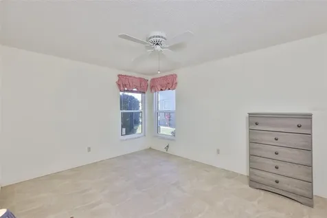 2023 New Bedford Drive Sun City Center FL 33573