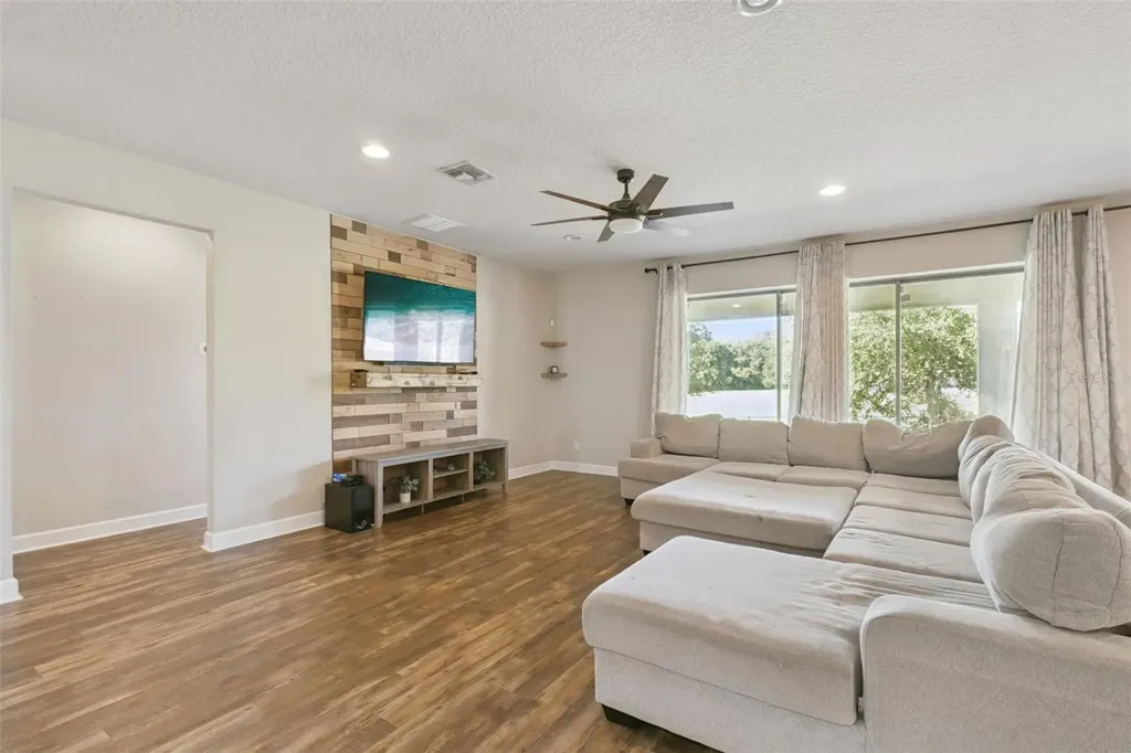 30215 Bretton Loop Mount Dora FL 32757