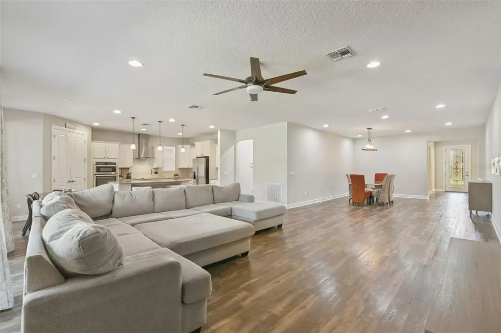 30215 Bretton Loop Mount Dora FL 32757