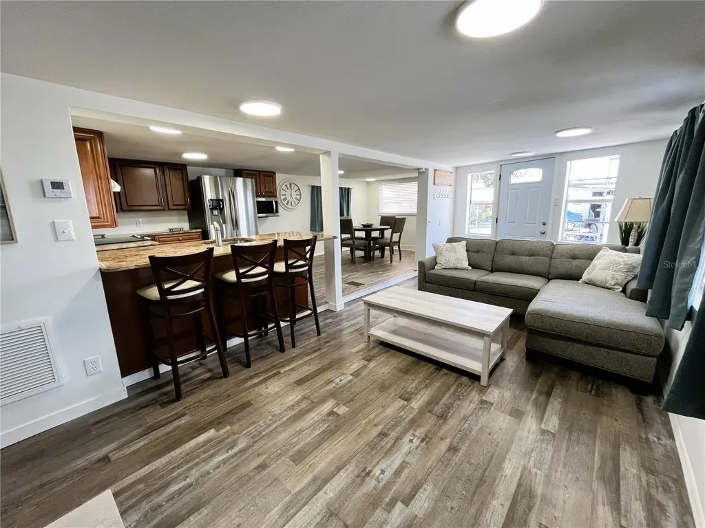 6605 Connecticut Street Bradenton FL 34207