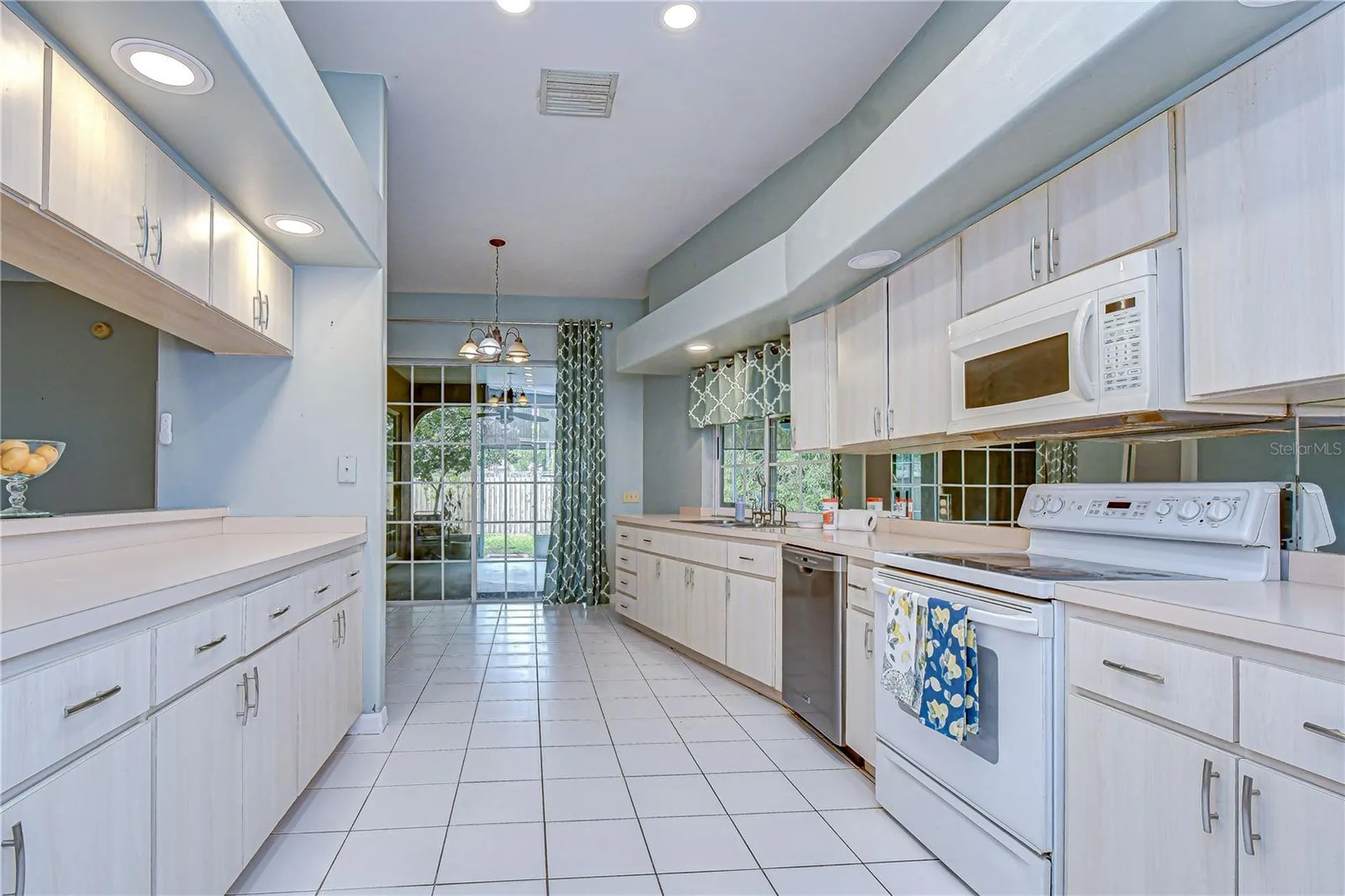 3006 Drakes Landing Court Valrico FL 33596