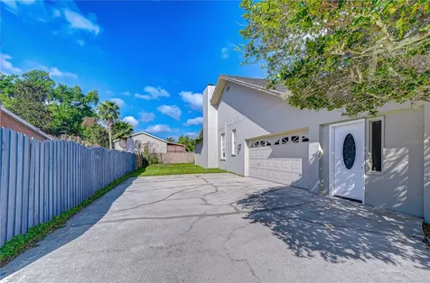 3006 Drakes Landing Court Valrico FL 33596